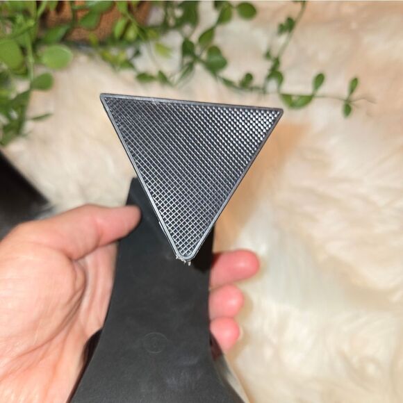 Liliana Glossy Black Sandals Size 8 - Picture 5 of 7